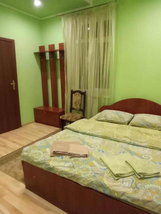 панський двір Otel Neslukhov